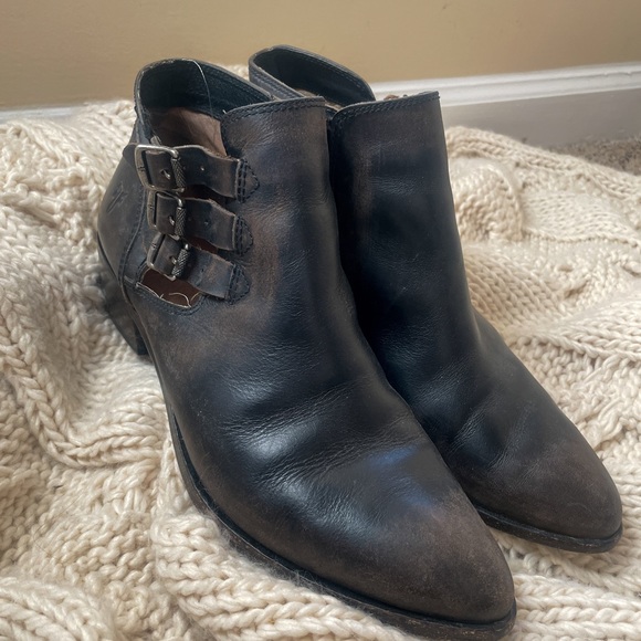 Frye Leather Ray Buckle Booties size 9 - Picture 3 of 6